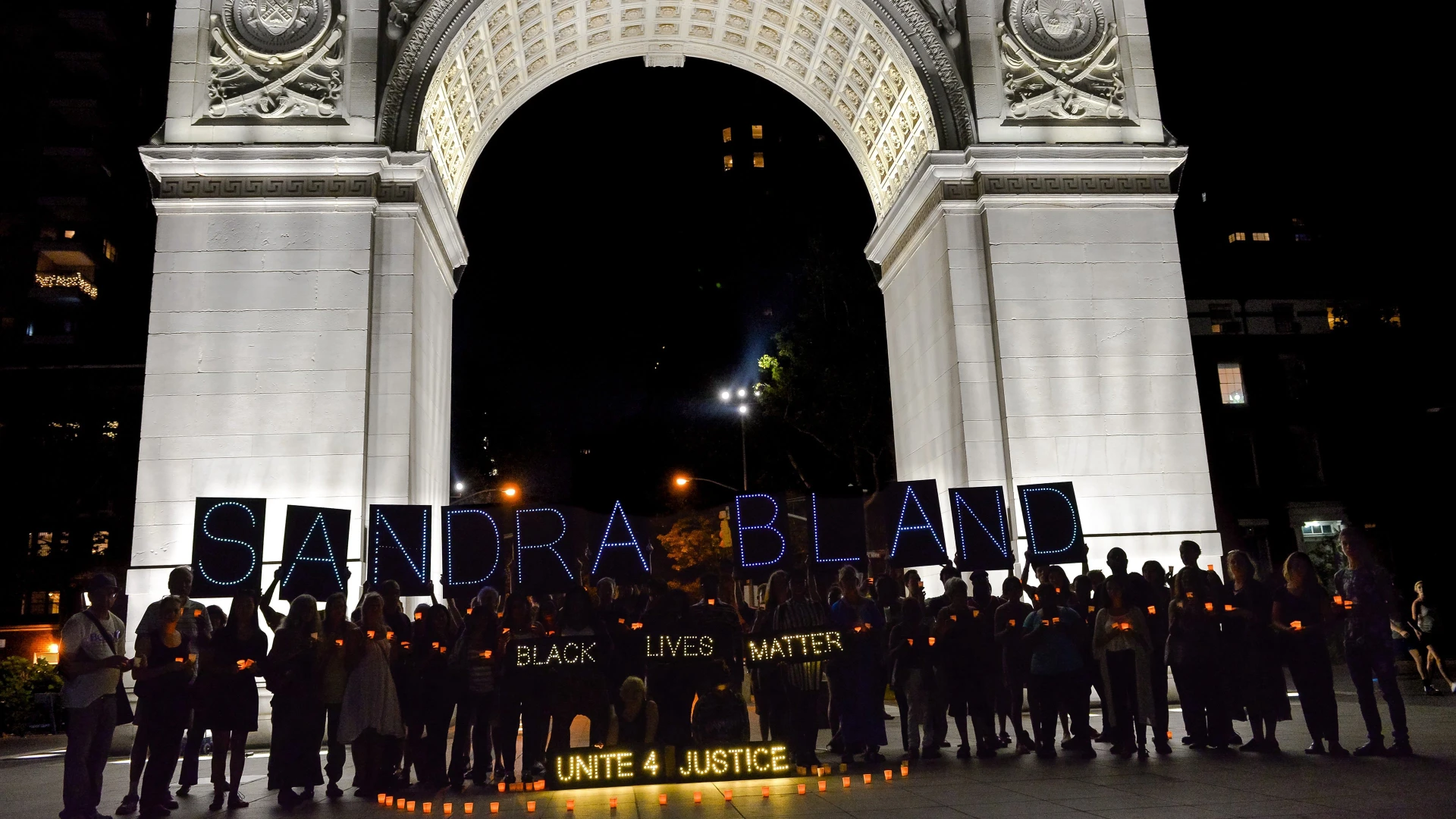 Mãi Nhắc Tên Cô: Cuộc Đời Và Cái Chết Của Sandra Bland